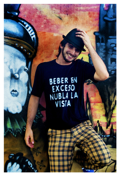 Camiseta T-shirt Beber en Exceso Nubla la Vista (REPOSIÇÃO, NOVOS TAMANHOS NO ESTOQUE!) - loja online