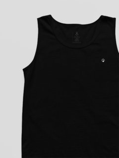 REGATA MASCULINA PRETA MINIMALISTA - comprar online