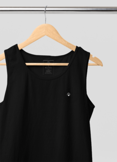 REGATA FEMININA PRETA MINIMALISTA - comprar online