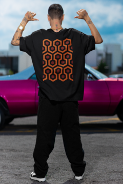 CAMISETA T-SHIRT PRETA UNISSEX FILME O ILUMINADO THE SHINING - Blue Tree