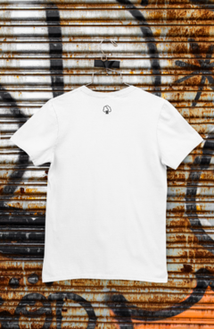 Camiseta t-shirt branca unissex underground moda alternativa