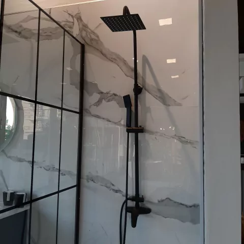 Columna de Ducha Exterior Black