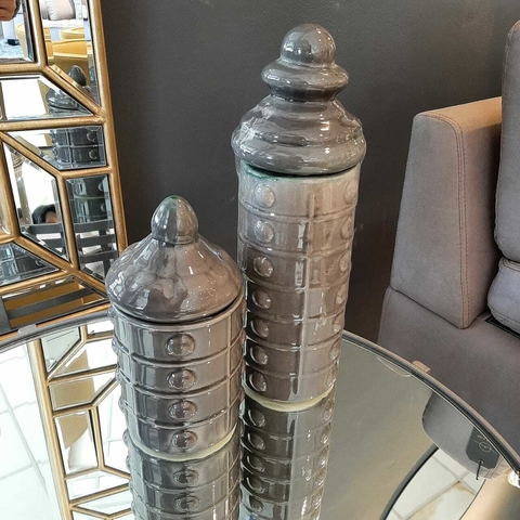 Duo de jarrones de Cerámica con detalles.
