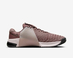 Tênis Nike Metcon 9 na internet