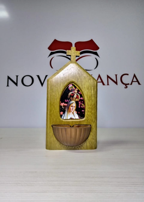 Pia de Água Benta Maria Passa na Frente