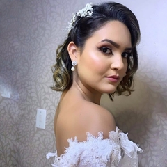 Arranjo Grinalda de pente floral banhado a prata Shirley na internet