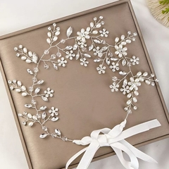 Arranjo Grinalda floral com pérolas e pedrarias - Rebeca Noivas Rec