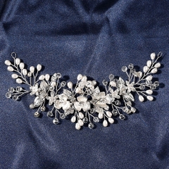 Arranjo Grinalda de pente floral com pedrarias e pérolas Kassyane