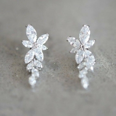Brincos Zircônia & Pérolas banhado a prata Agatha - comprar online