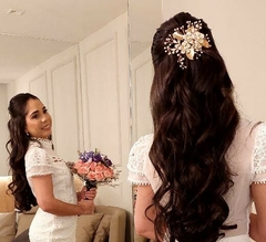 Arranjo Grinalda de pente floral dourada Ferreira