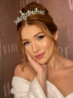Coroa Cravejada em Zircônias Banhado á Prata Princesa Luna