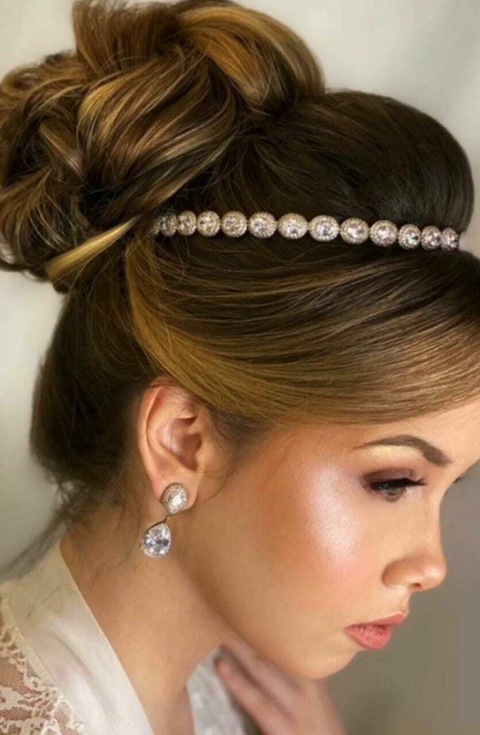 Conjunto Tiara + Brincos Cravejados de Zircônias & Banhado á Prata Katharine