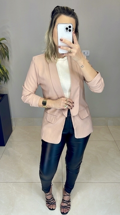 Blazer Karolaine na internet