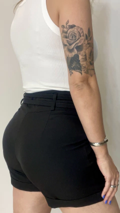 Shorts Paola na internet