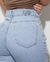 Imagem do CALÇA MOM JEANS COM ELASTANO CLARA