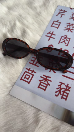 Óculos sol tartaruga na internet