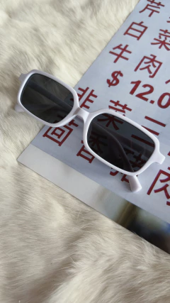 Óculos sol classic p&b na internet