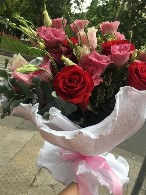 Rosas & Lisianthus