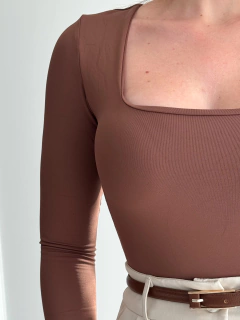 BODY ALLURE 2 EM 1 - MARROM - AURA STORE