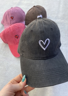 GORRA UNISEX CORAZÓN en internet