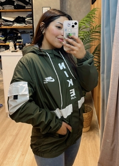 CAMPERA IMPERMEABLE ROMPEVIENTO NIKE IMPORTADO - tienda online
