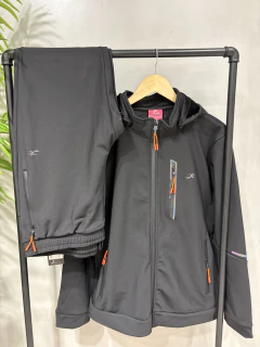 Imagen de CAMPERA CANDELA I RUN 404 DAMA