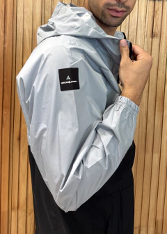 CAMPERA IMPERMEABLE COMBINADA URBAN LUXURY en internet