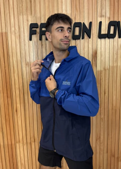 Imagen de CAMPERA IMPERMEABLE COMBINADA URBAN LUXURY