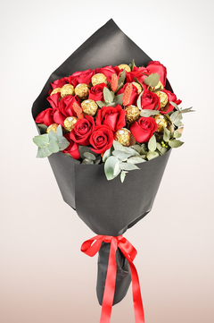 total black, 12 rosas + 12bombones - comprar online