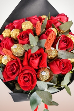 total black, 12 rosas + 12bombones