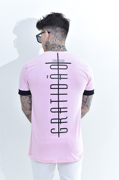Camiseta Gola O Rosa com Strass na internet