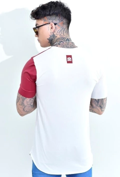 Camiseta Gola O "Blessed Gold" (OFF WHITE). na internet