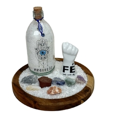 Kit FÉ TODO SANTO DIA (4 itens) - Jardim Zen Teca, Garrafa Amuleto Hamsá, Kit 7 Chakras Bruto, Figa Fé Todo Santo na internet