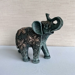 Elefante Médio em Resina 17 cm - Flor Verde - comprar online