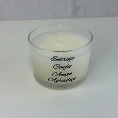 Porta Vela Vidro Pequeno 140ml - Entrego, Confio, Aceito, Agradeço + Vela Aromática Bambu - comprar online