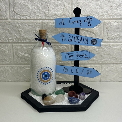 Kit ENERGIA E FÉ (4 Itens) - Jardim Zen Hex Preto, Garrafa Amuleto OG Central, Kit 7 Chakras Rolado, Seta Cruz Sagrada