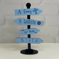 Setas de Mesa MDF 25cm - A Cruz Sagrada Seja Minha Luz - MARA ROCHA DECORAÇÃO