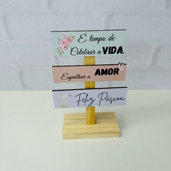 Placa de Mesa MDF e Pinus 18cm - Páscoa...É tempo de Celebrar a Vida - loja online