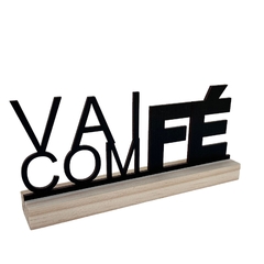 Enfeite de Mesa MDF e Pinus 18cm - Vai com Fé