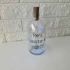 Garrafa de Vidro 500ml com LED - Meu Santo é Forte - loja online