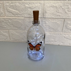 Garrafa de Vidro 500ml com LED - Borboleta Laranja "Transforme-se" - MARA ROCHA DECORAÇÃO