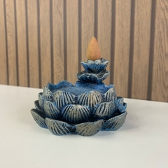 Incensário Cascata em Resina 9cm - Lótus Azul - loja online