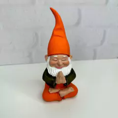 Gnomo da Sorte em Gesso 18cm - Laranja e Verde - MARA ROCHA DECORAÇÃO