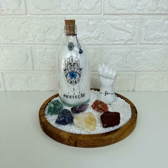 Kit ENERGIA ZEN (4 itens) - Jardim Zen Teca, Garrafa Amuleto Hamsá, Kit 7 Chakras Bruto, Figa Fé - loja online