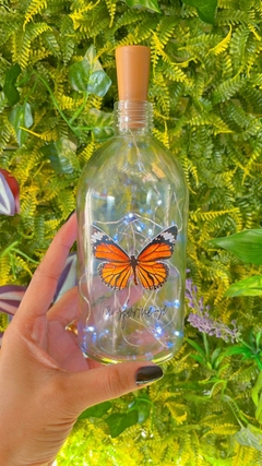 Garrafa de Vidro 500ml com LED - Borboleta Laranja "Transforme-se" na internet