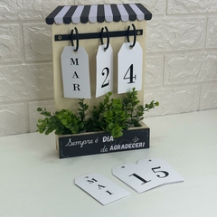 Calendário Permanente de Mesa 26,5cm - Varanda "Sempre é dia de Agradecer!" - MARA ROCHA DECORAÇÃO