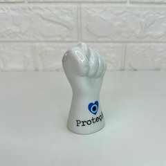 Figa de Porcelana - Olho Grego - Proteção - MARA ROCHA DECORAÇÃO