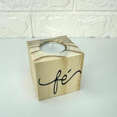 Porta Vela Madeira Pinus Cubo 6,5cm - Fé - loja online