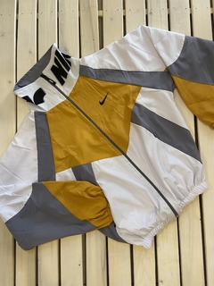 Imagen de Campera rompeviento NK retro
