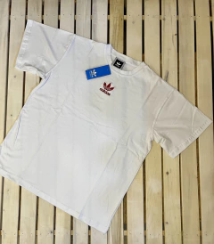 Remera Adidas Boxy Fit bordada - tienda online